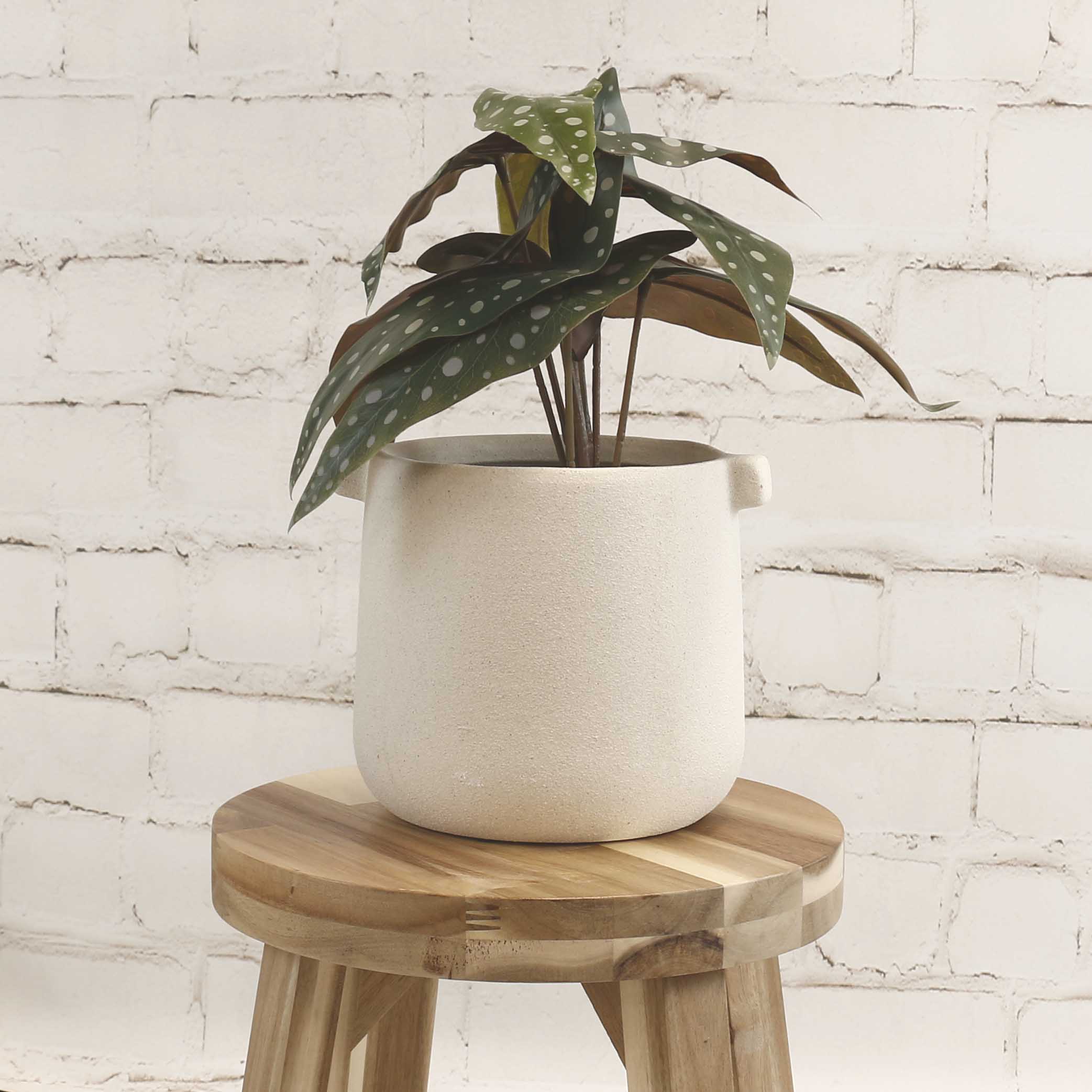 Textured Handheld Pot