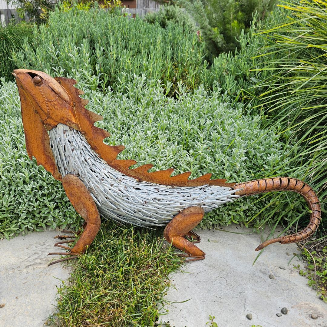 Silver Lizard Metal Garden Decor