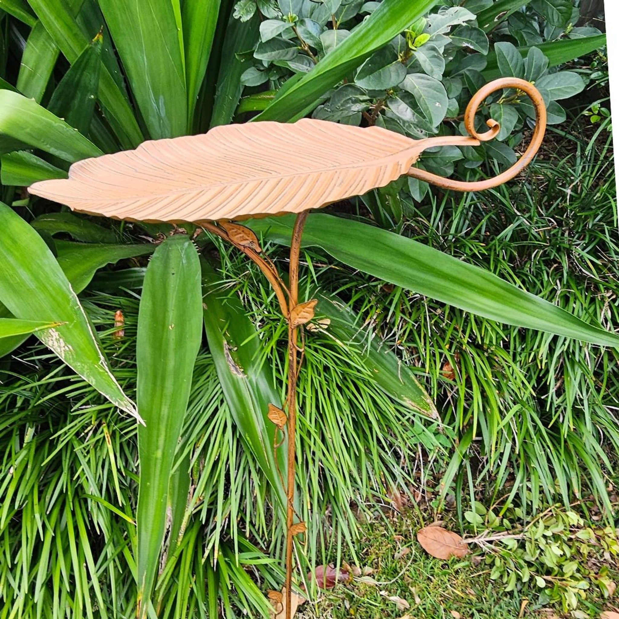 Rustic Leaf and Vines Birdfeeder Stake