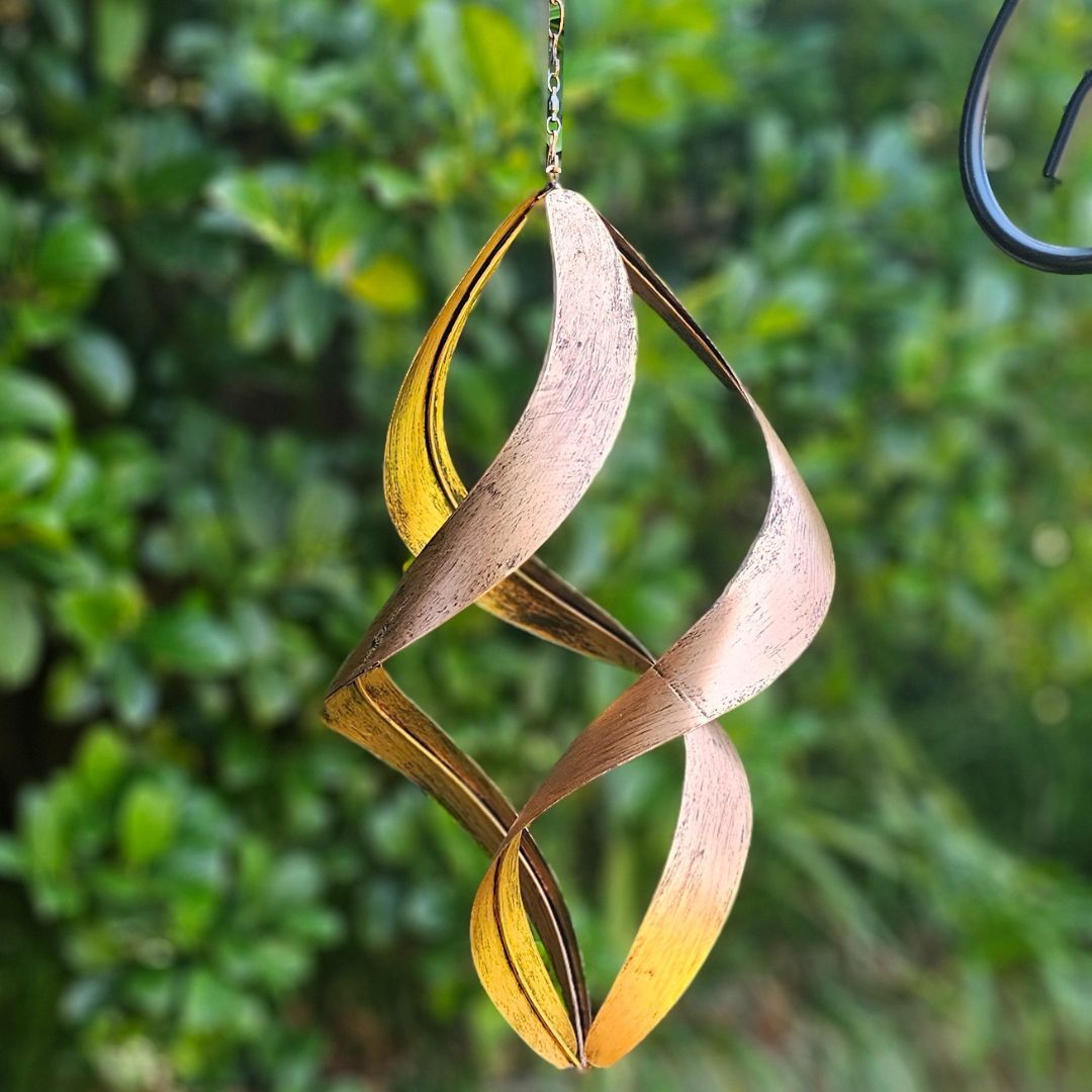 GOLDEN RIPPLE Hanging Spinner