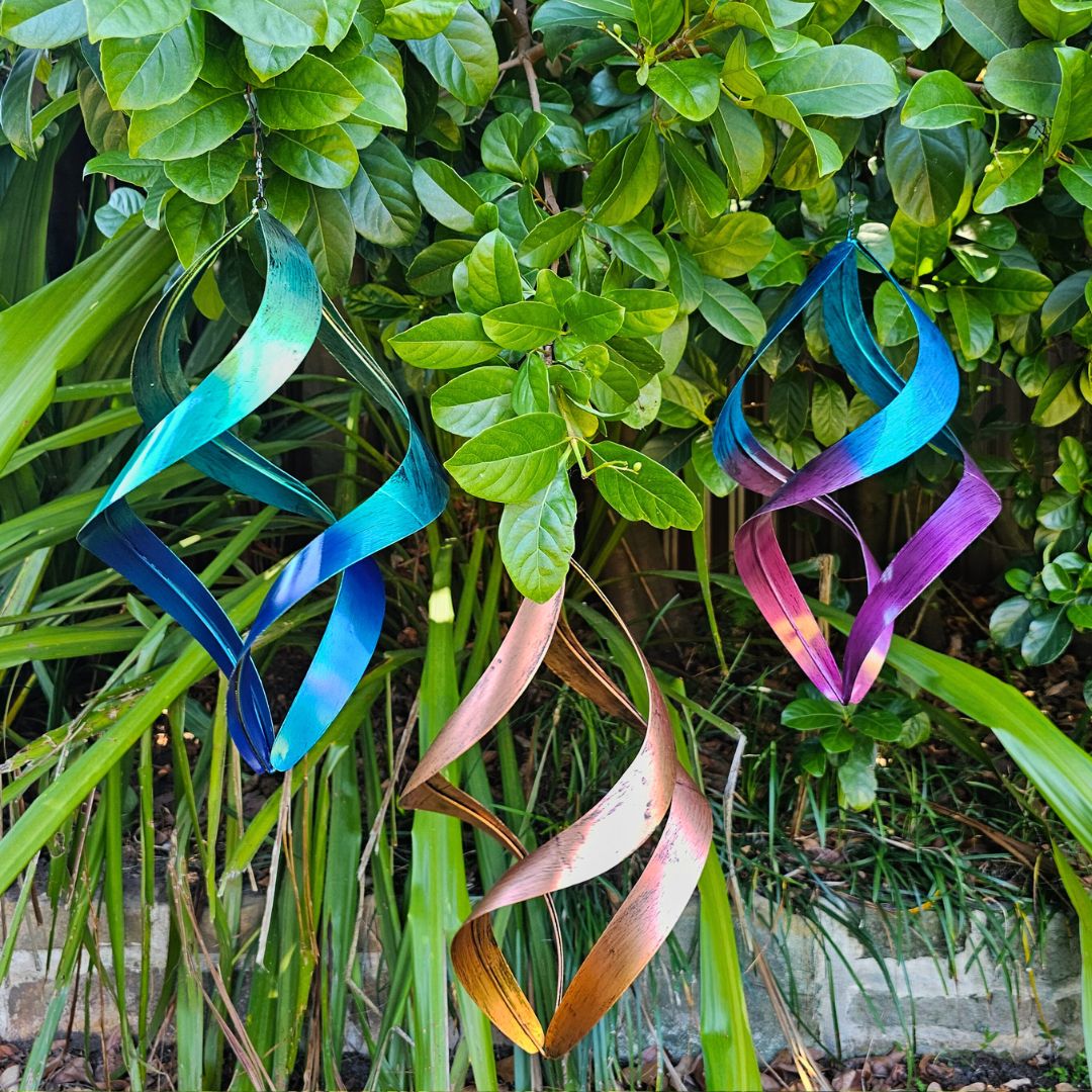 GOLDEN RIPPLE Hanging Spinner