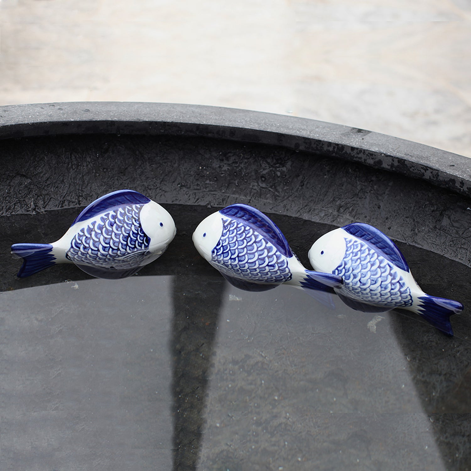 LARGE BLUE AND WHITE FISH
