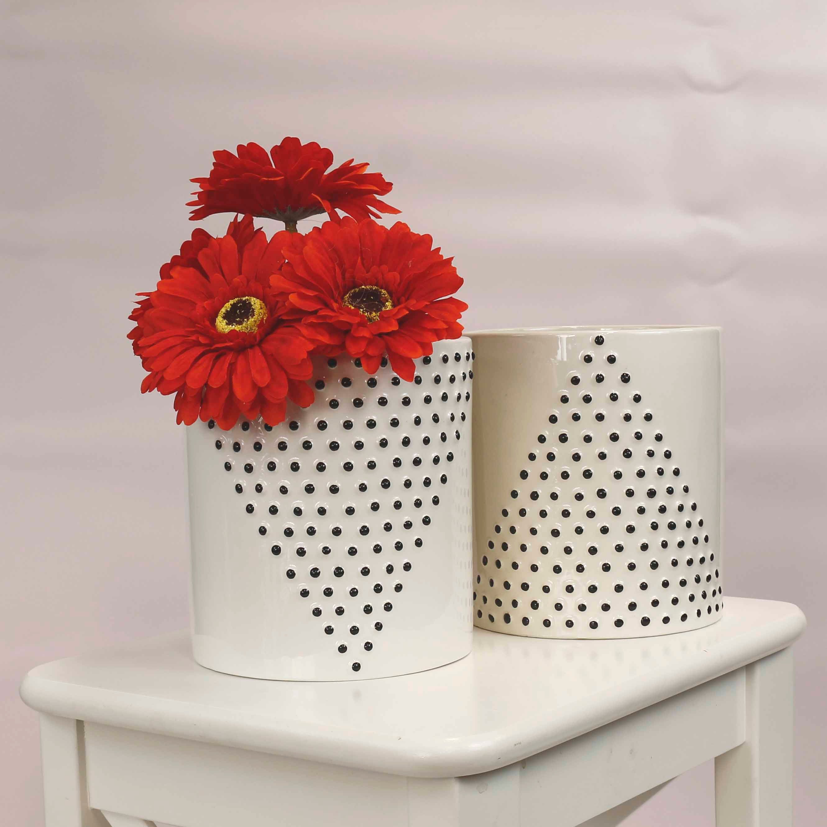 Pyramid Dot Pot