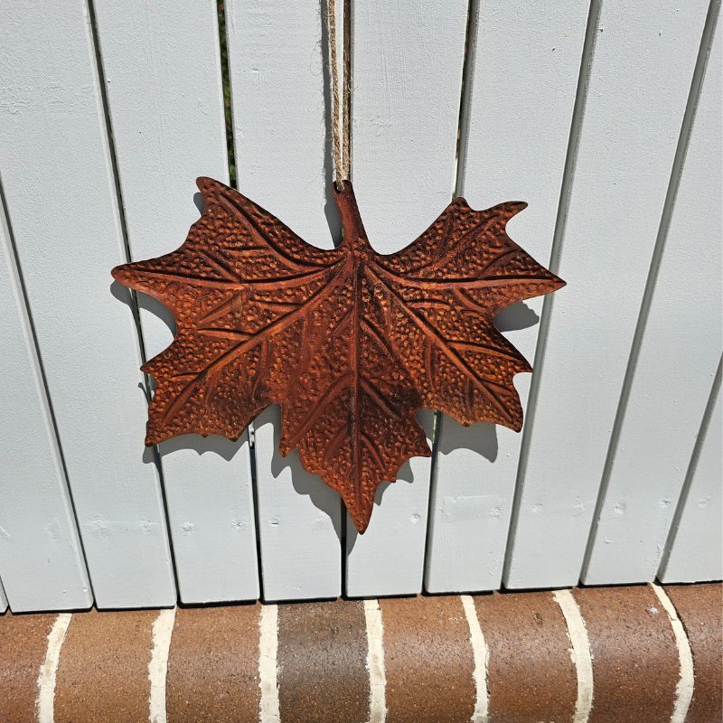 Rustic Oak Leaf Hanging Decoration