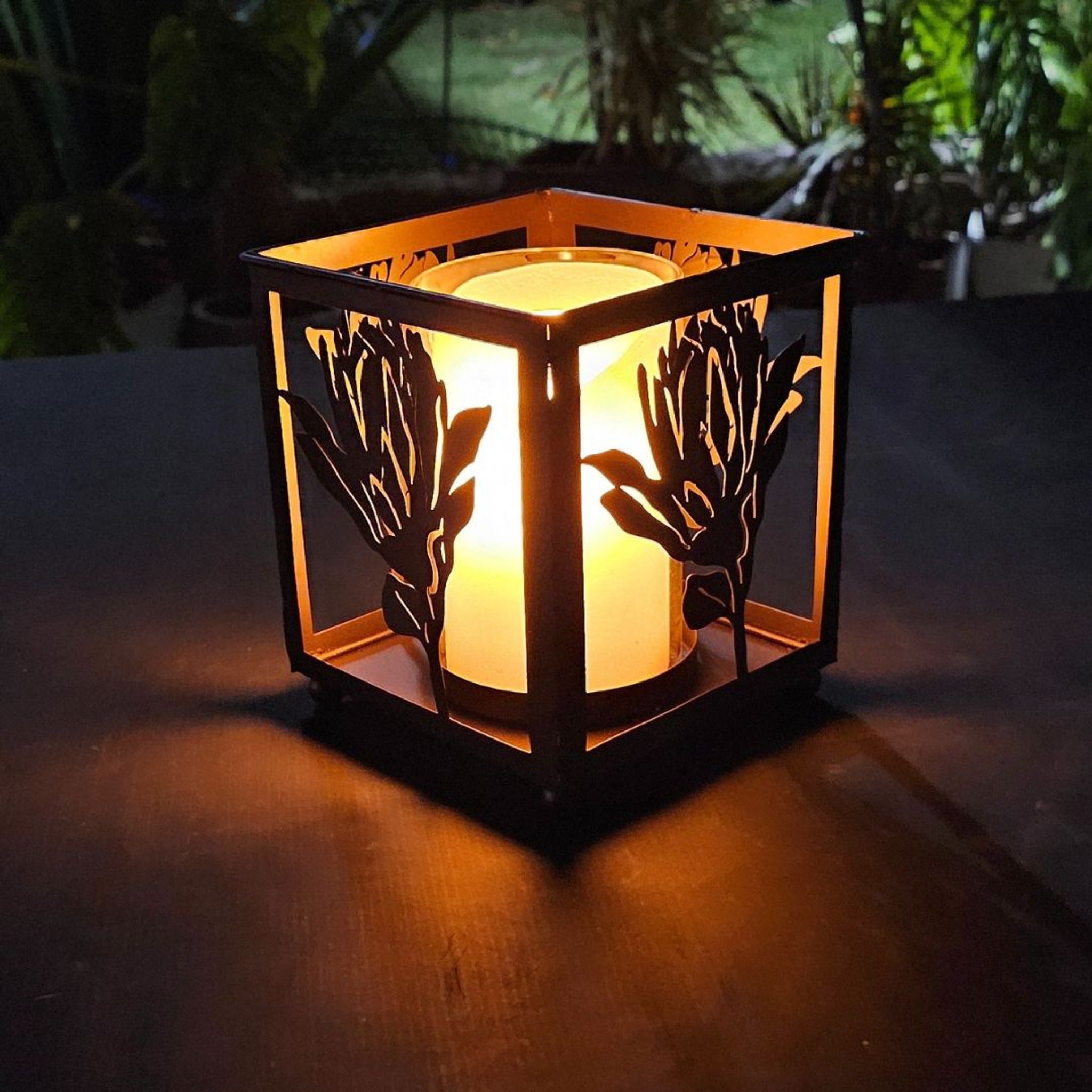 Protea Radiance Lantern