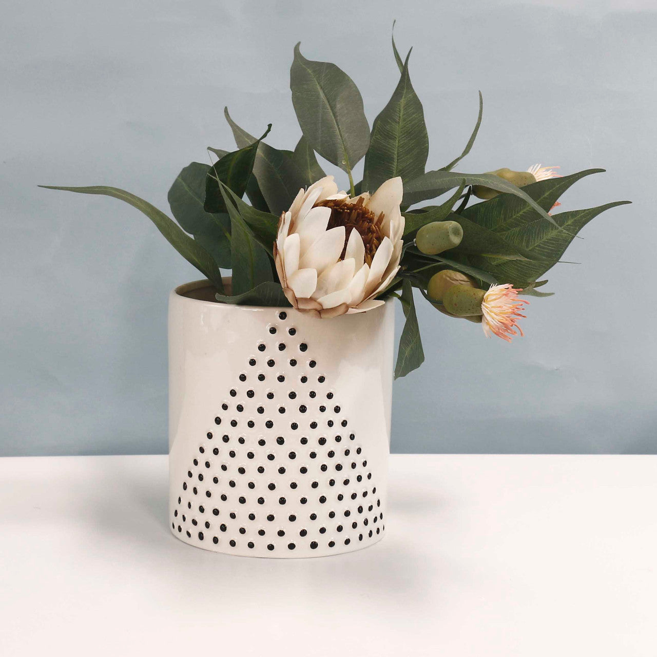 Pyramid Dot Pot