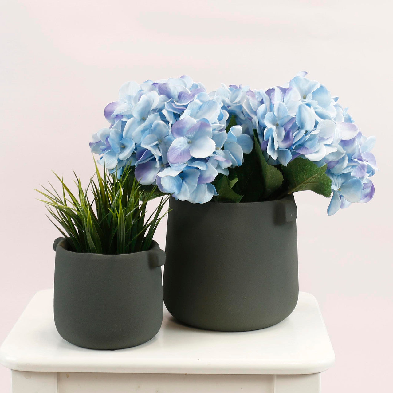 Textured Handheld Pot