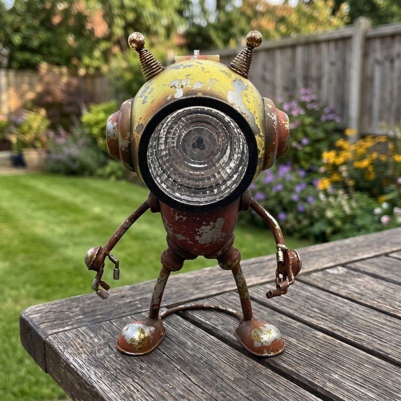Cylops Robot Metal Garden Solar Light