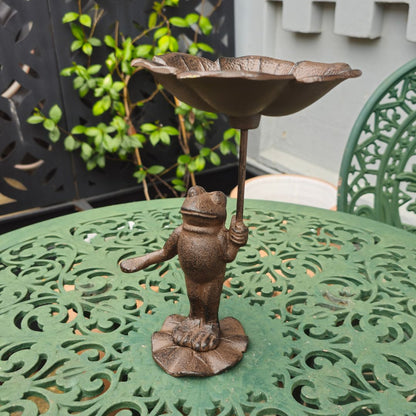 FROG WITH UMBRELLA BIRDFEEDER