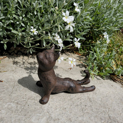 Cast iron yoga up-dog cat