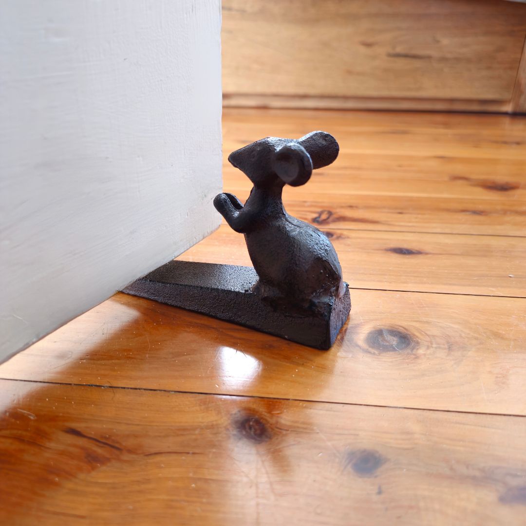 Cast iron mouse doorstop