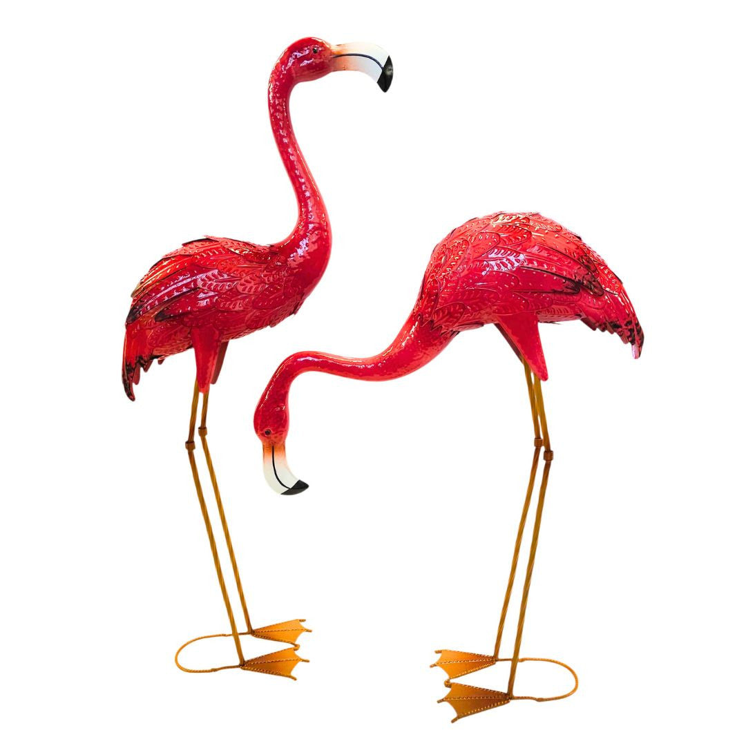 Metal Feeding Flamingo Garden Sculpture