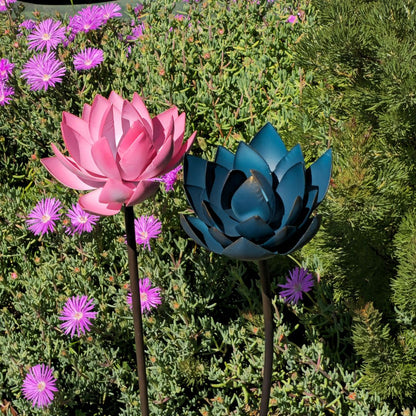 PINK LOTUS FLOWER STAKE