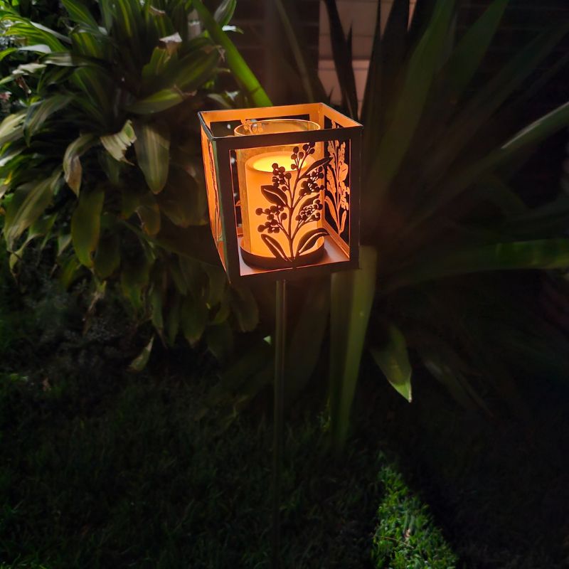 Wattle Lantern Garden Stake