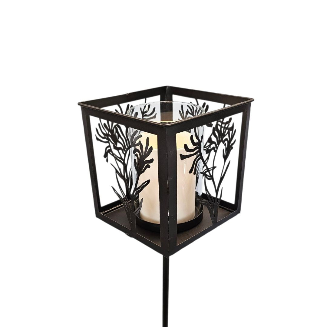 Kangaroo Paw Lantern Garden Stake