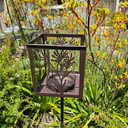 Kangaroo Paw Lantern Garden Stake