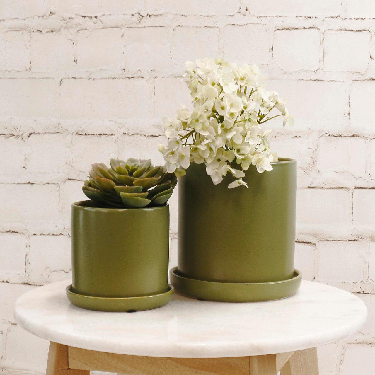 Cylinder Pots With Saucers