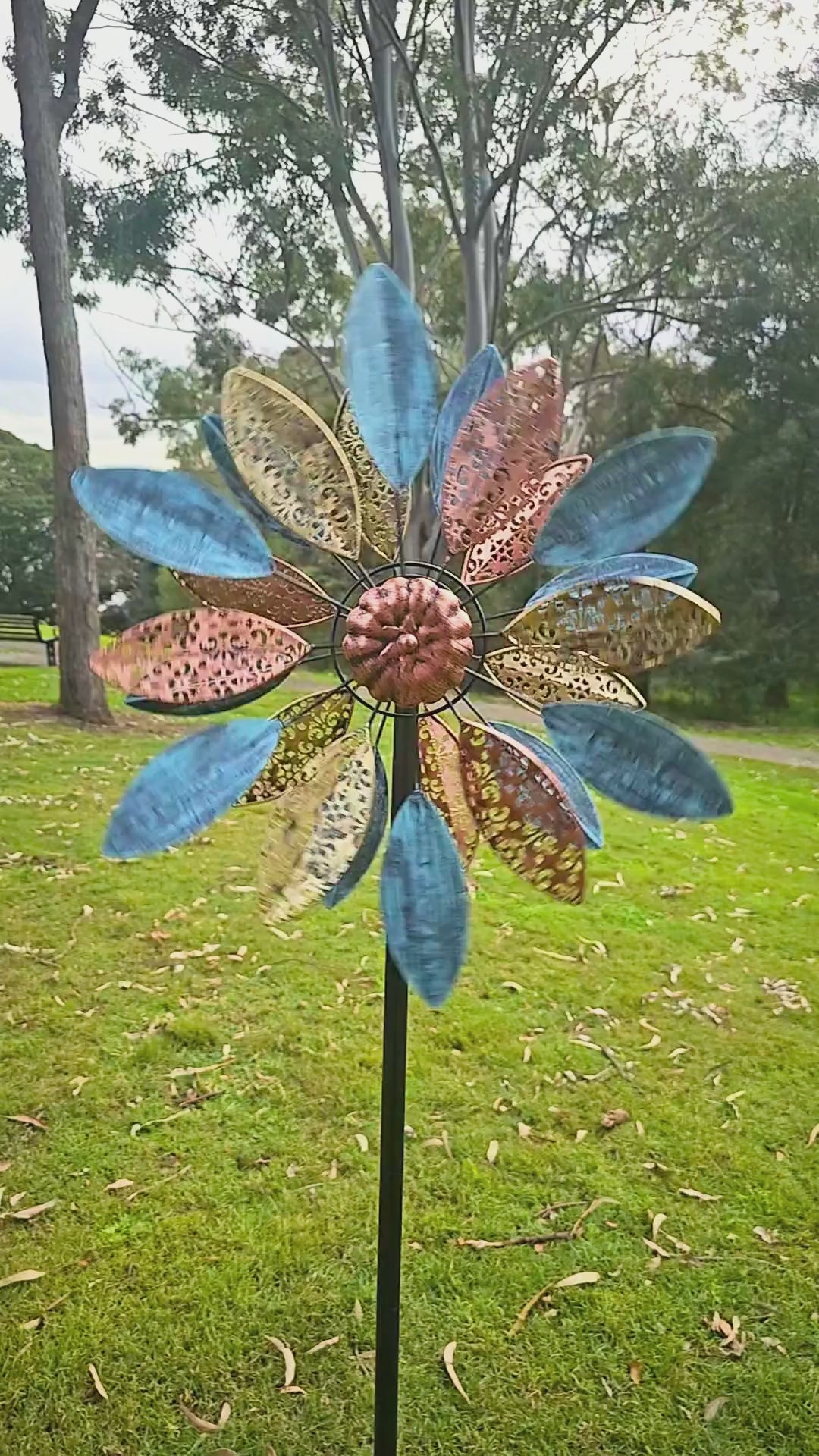 Lacey Daisy Windspinner