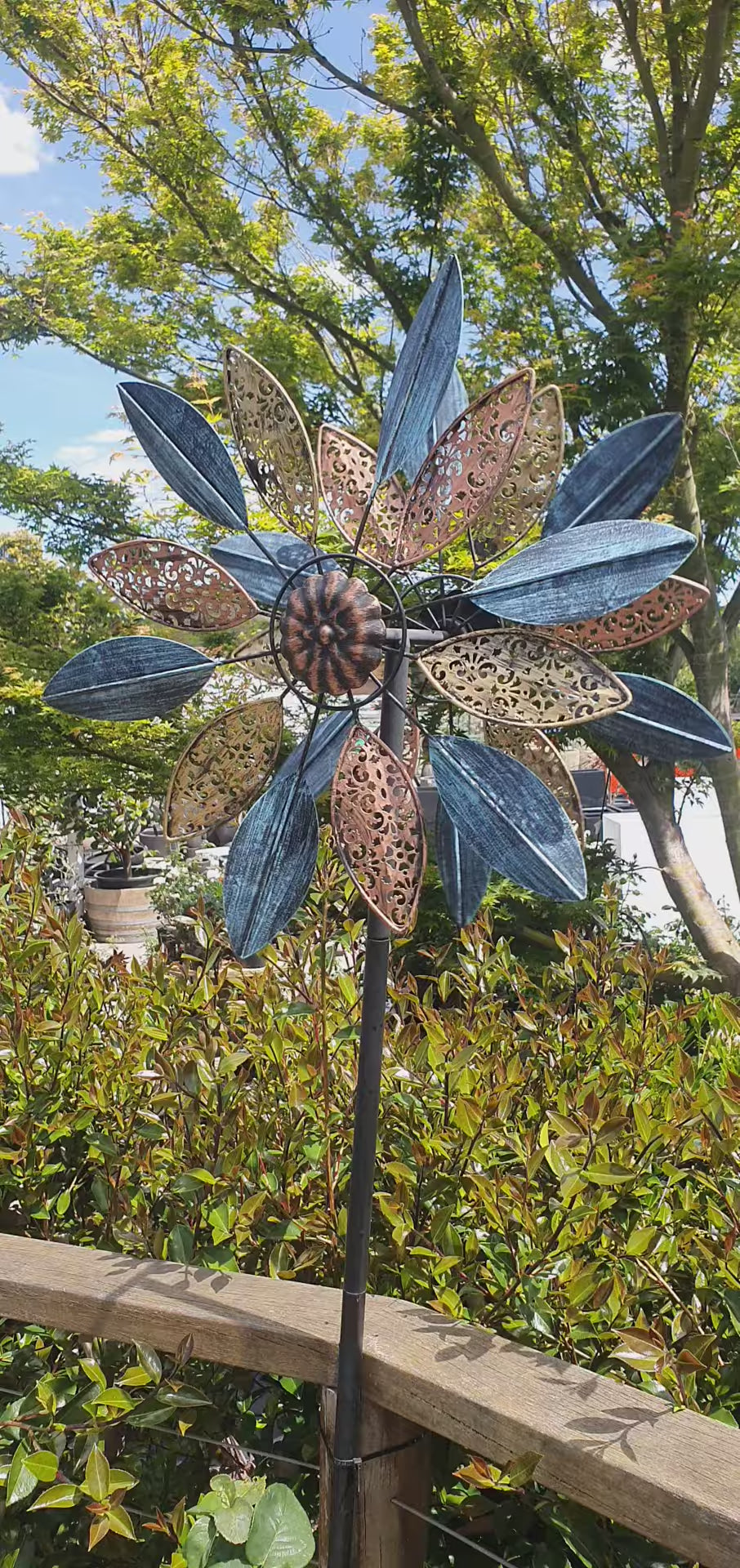 Lacey Daisy Windspinner
