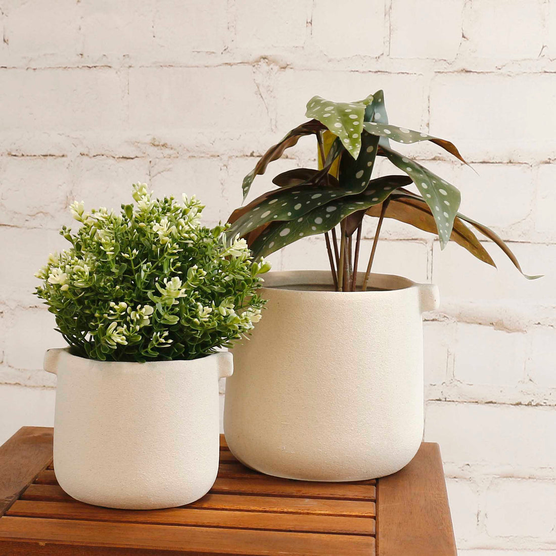 Textured Handheld Pot